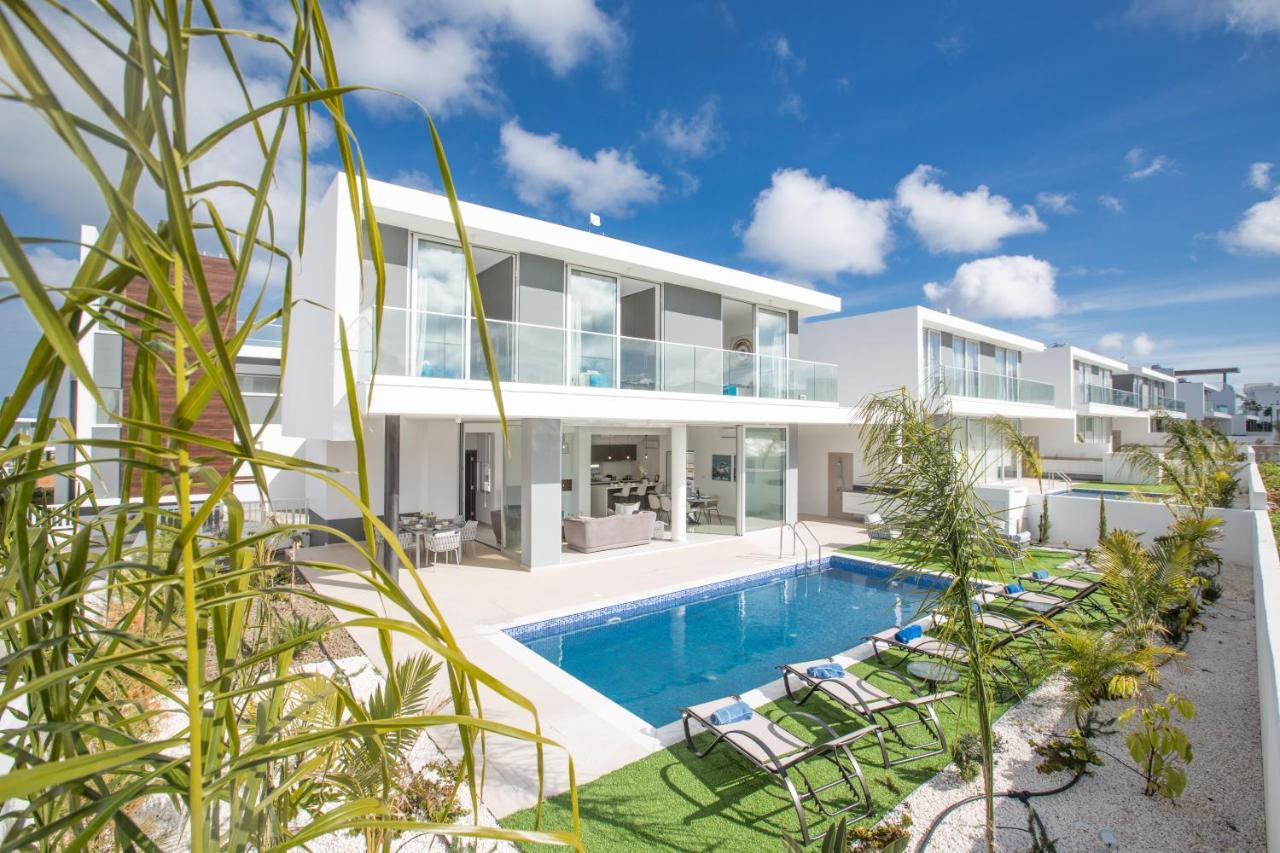 Olivine 3 Bedroom Villas โปรทาราส ภายนอก รูปภาพ