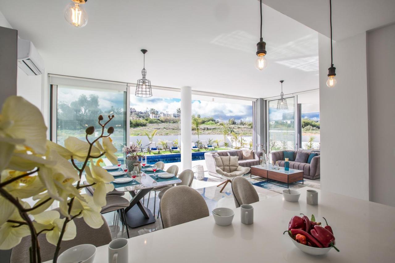 Olivine 3 Bedroom Villas โปรทาราส ภายนอก รูปภาพ