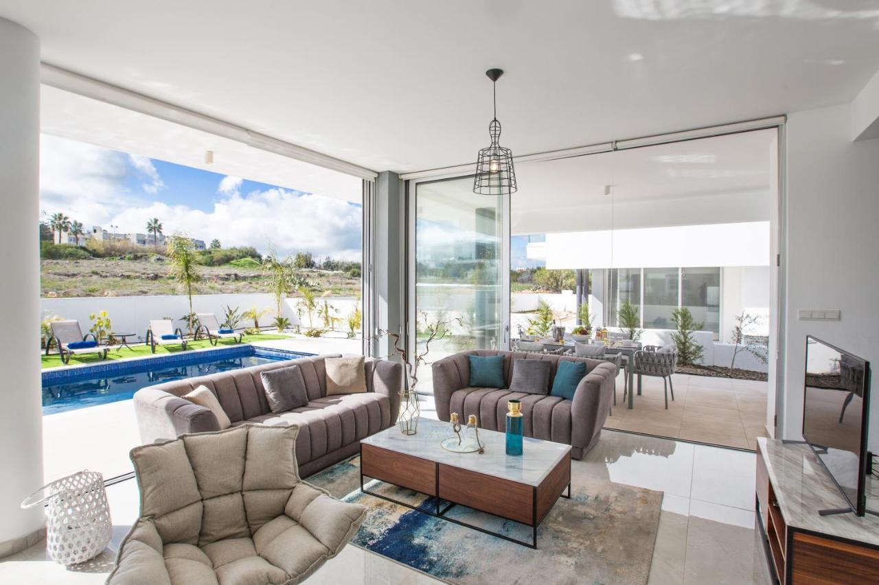 Olivine 3 Bedroom Villas โปรทาราส ภายนอก รูปภาพ