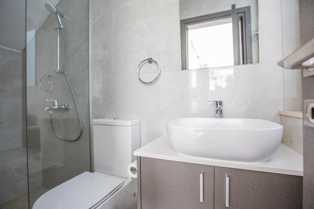 Olivine 3 Bedroom Villas โปรทาราส ภายนอก รูปภาพ